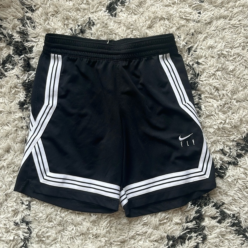 NIKE BASKETBALL SHORTS